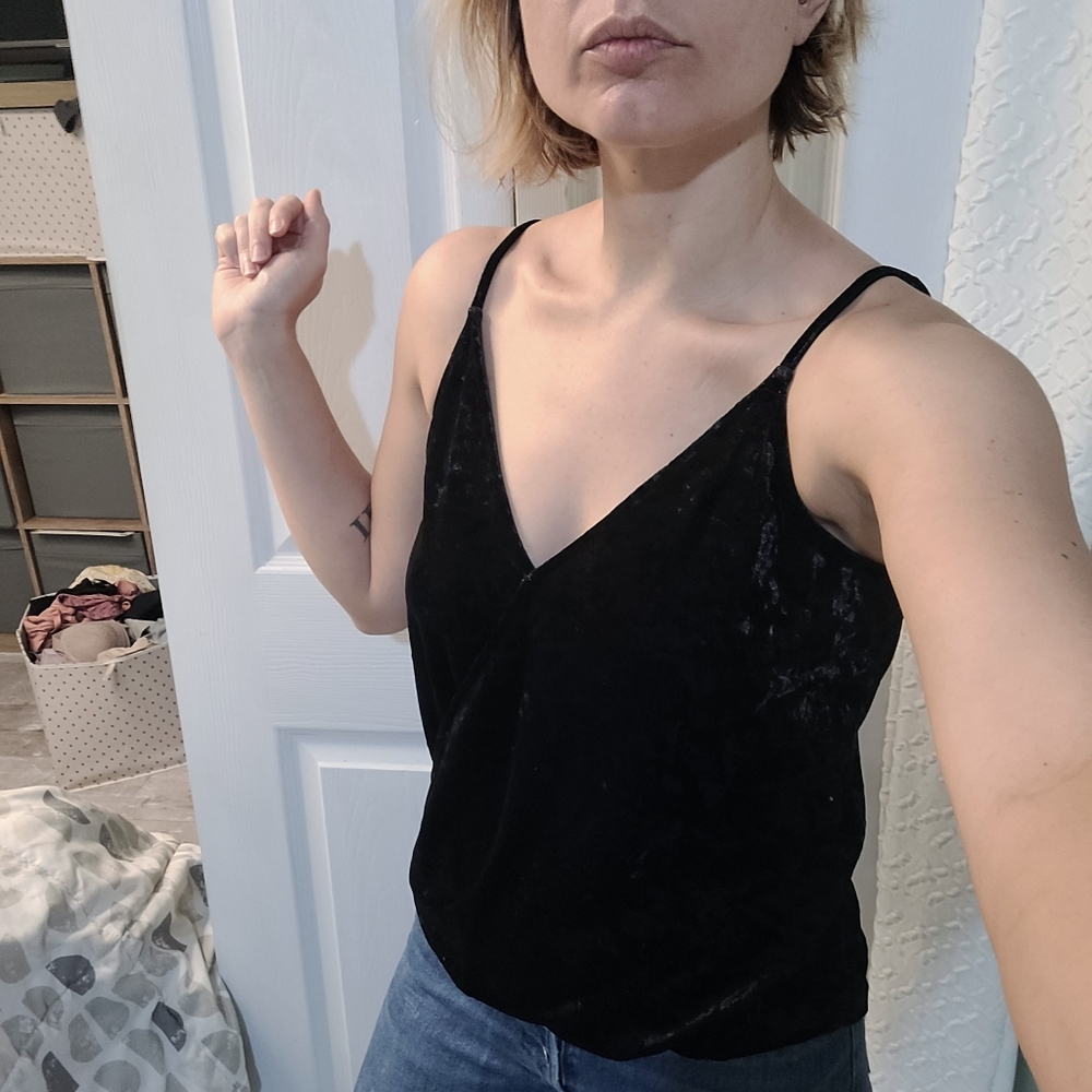 Veronic M velvet tank